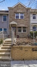 Building Photo - 1153 3rd St NE