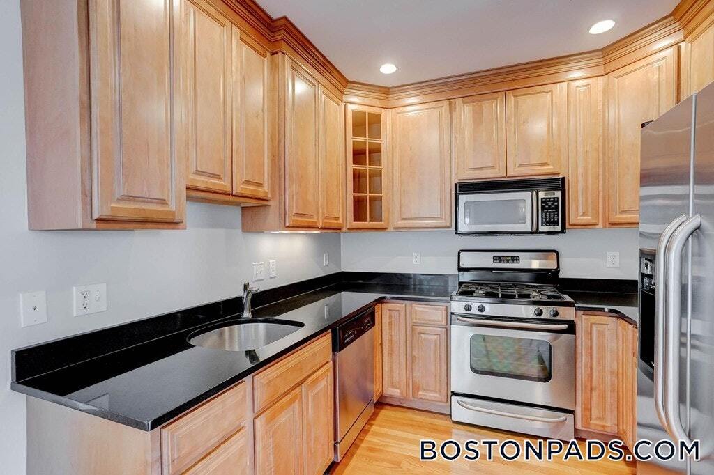 Foto principal - 168 W 9th St