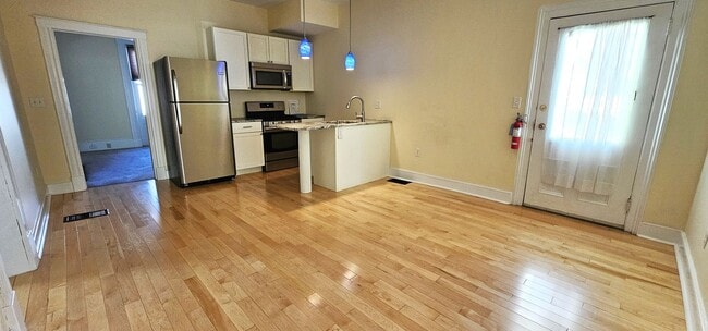 Photo - 33 Pine St Apartment