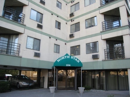 Building Photo - 104 North St