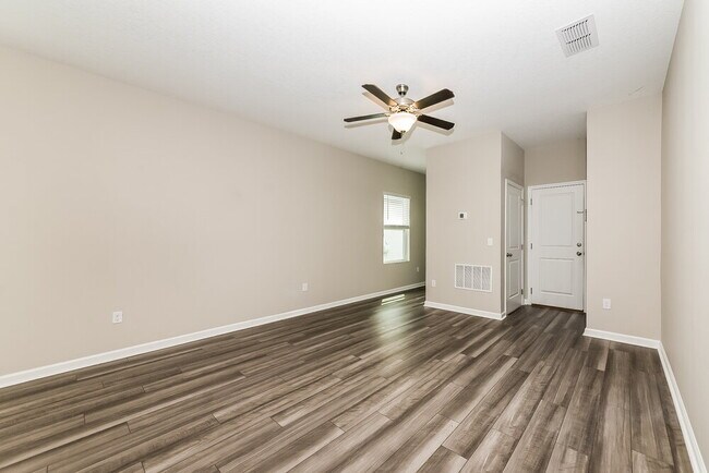 Foto del edificio - 2096 Harris Hawk Ave