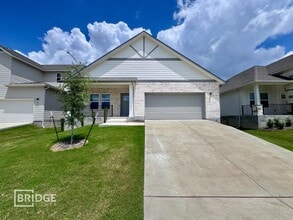 Building Photo - 615 Hayfield Ln