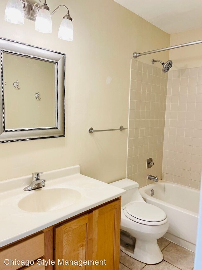 Building Photo - 2 br, 1.5 bath House - 840 W Willow