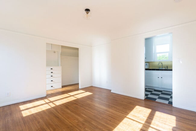 Main studio space - 4117 Edenhurst Ave