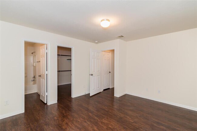 Building Photo - 5723 Plantation Forest Dr