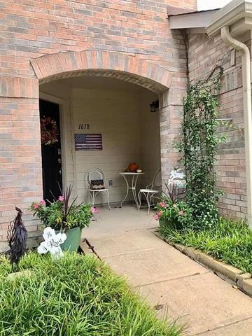 Foto del edificio - 1618 Red Oak Trail