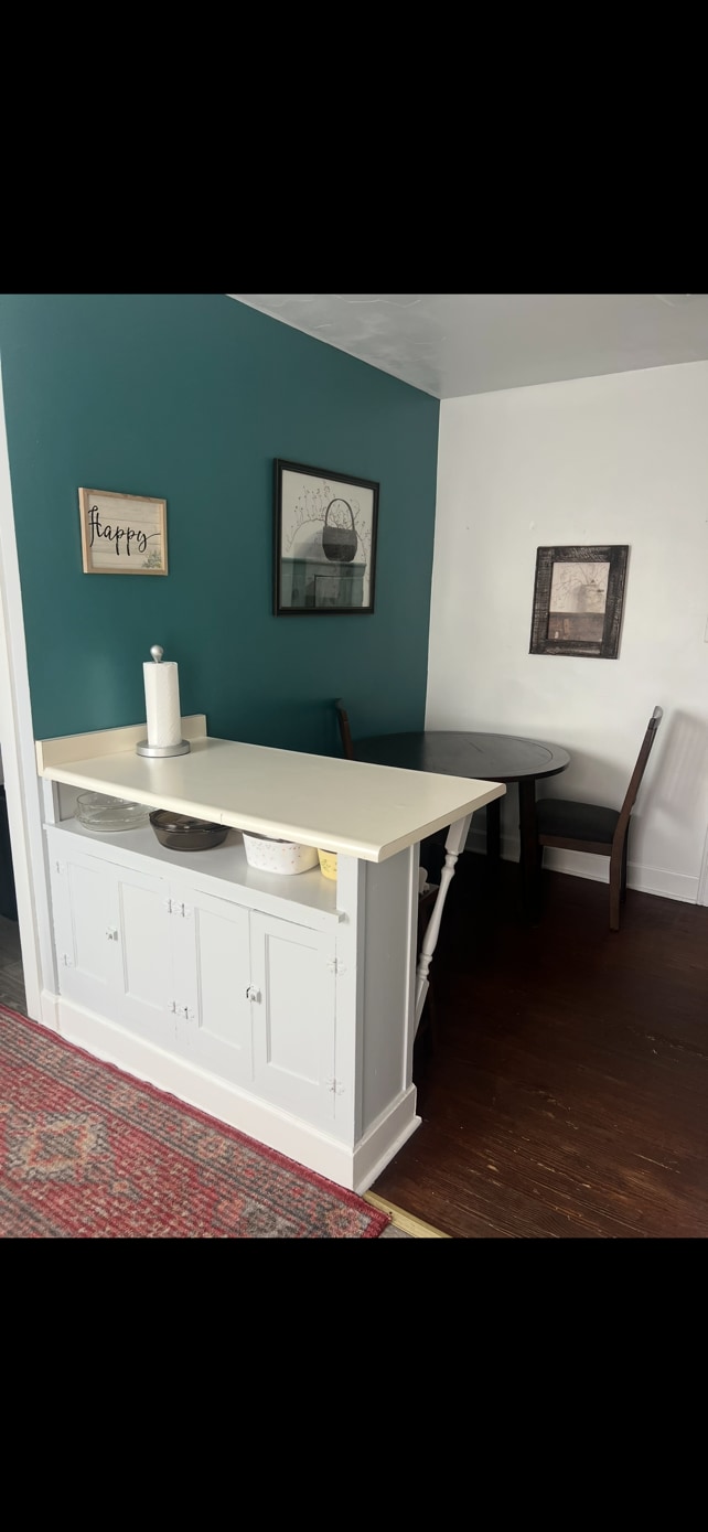 Building Photo - 208 Sutton St