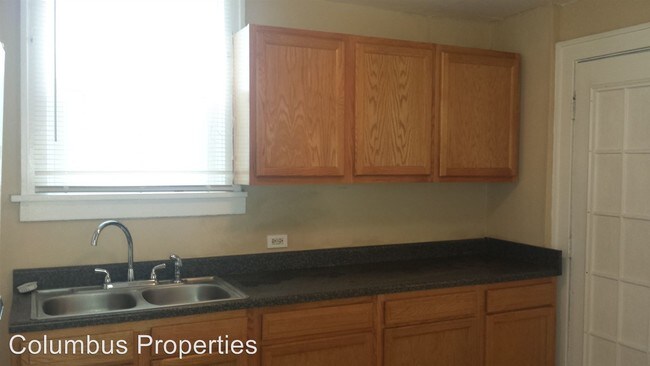 Foto del edificio - 228 N Oakley Ave