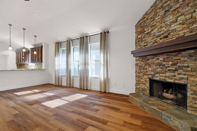 Building Photo - 2078 Camelot Dr