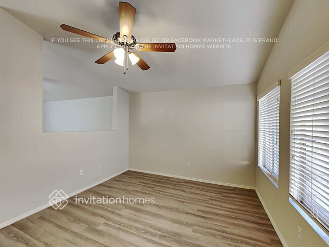 Foto del edificio - 1575 E Baylor Ln