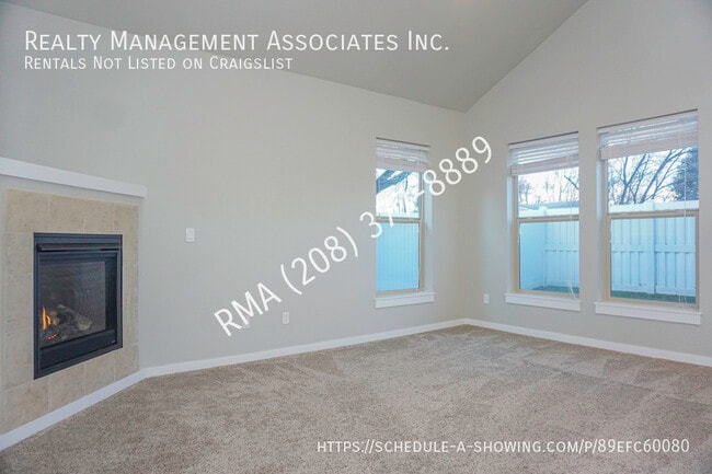 Building Photo - Newer 3 Bedroom Townhouse in Nampa~off Orc...