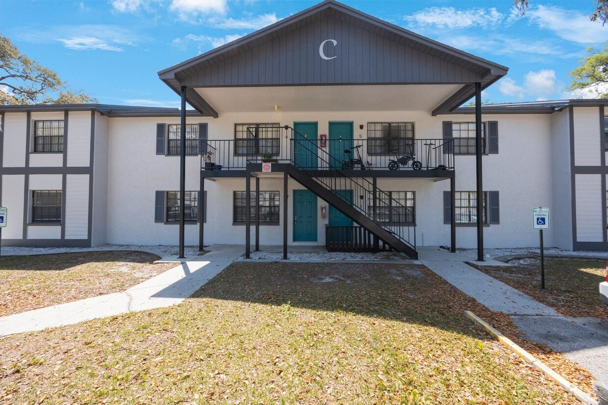 The Oaks at Safety Harbor 3 bedroom 2 bath - The Oaks at Safety Harbor 3 bedroom 2 bath