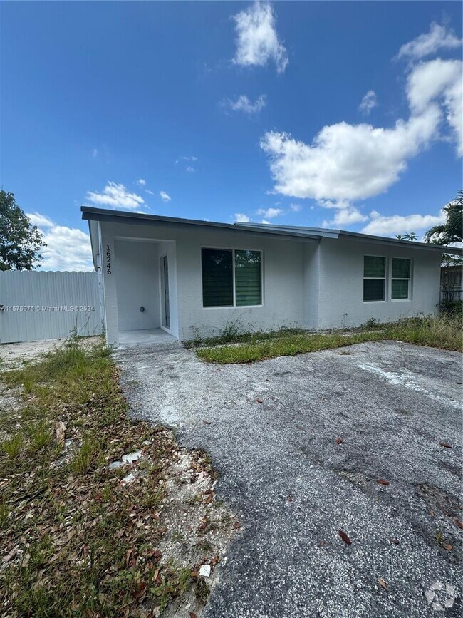Pine Needles East Pet Friendly Apartments for Rent Homestead, FL 2