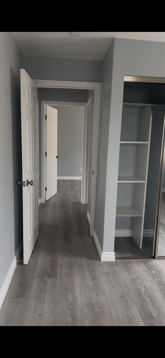Foto del edificio - 8136 Walnut Dr