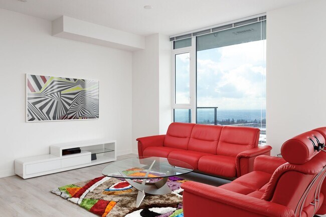 Living room 1 - 8850 University Cres