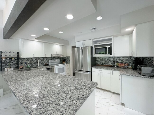 Building Photo - 19 Woodchuck Ct