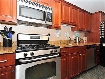 Foto del edificio - 2440 Massachusetts Ave