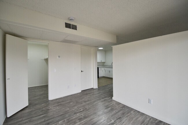 Foto del edificio - 13800 Sherman Way