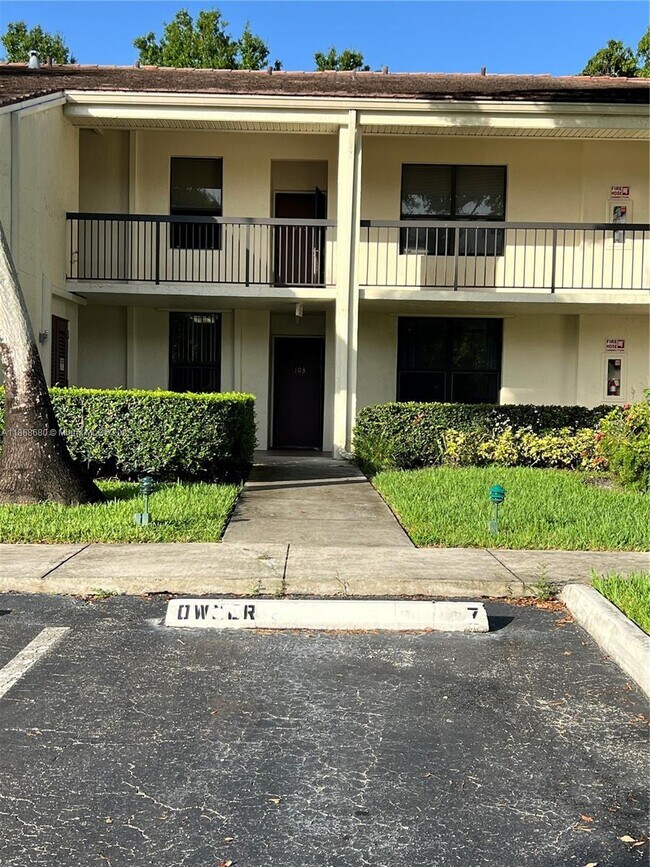 Foto del edificio - 7380 NW 1st St
