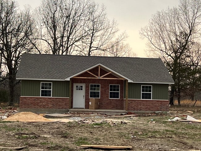Building Photo - 168 Rustic Ln