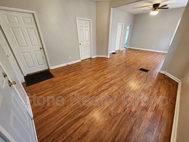 Foto del edificio - 1201 S 11th St