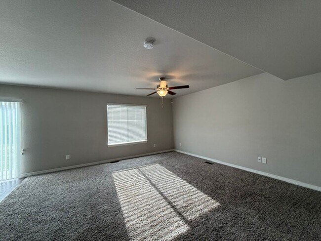 Building Photo - 6165 Shavers Dr