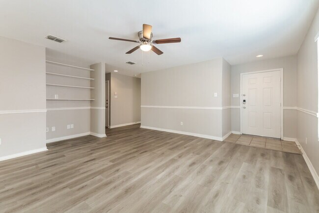 Foto del edificio - 725 Orchid Blvd