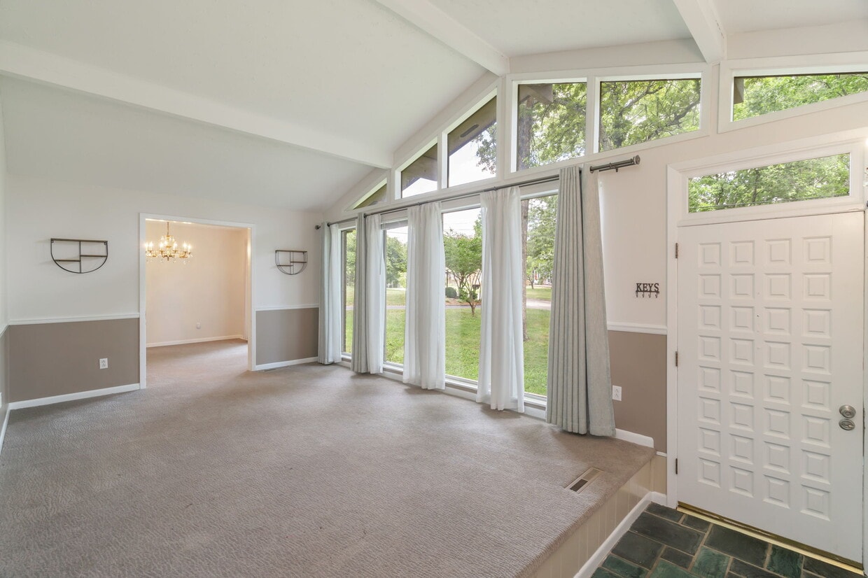 Foto principal - 1117 Venice Rd NW
