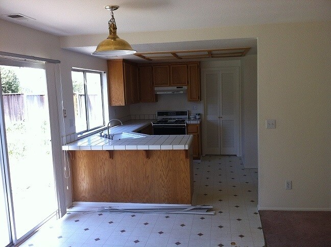 Building Photo - Nice 4 Bedroom Home with a 3 Car Garage