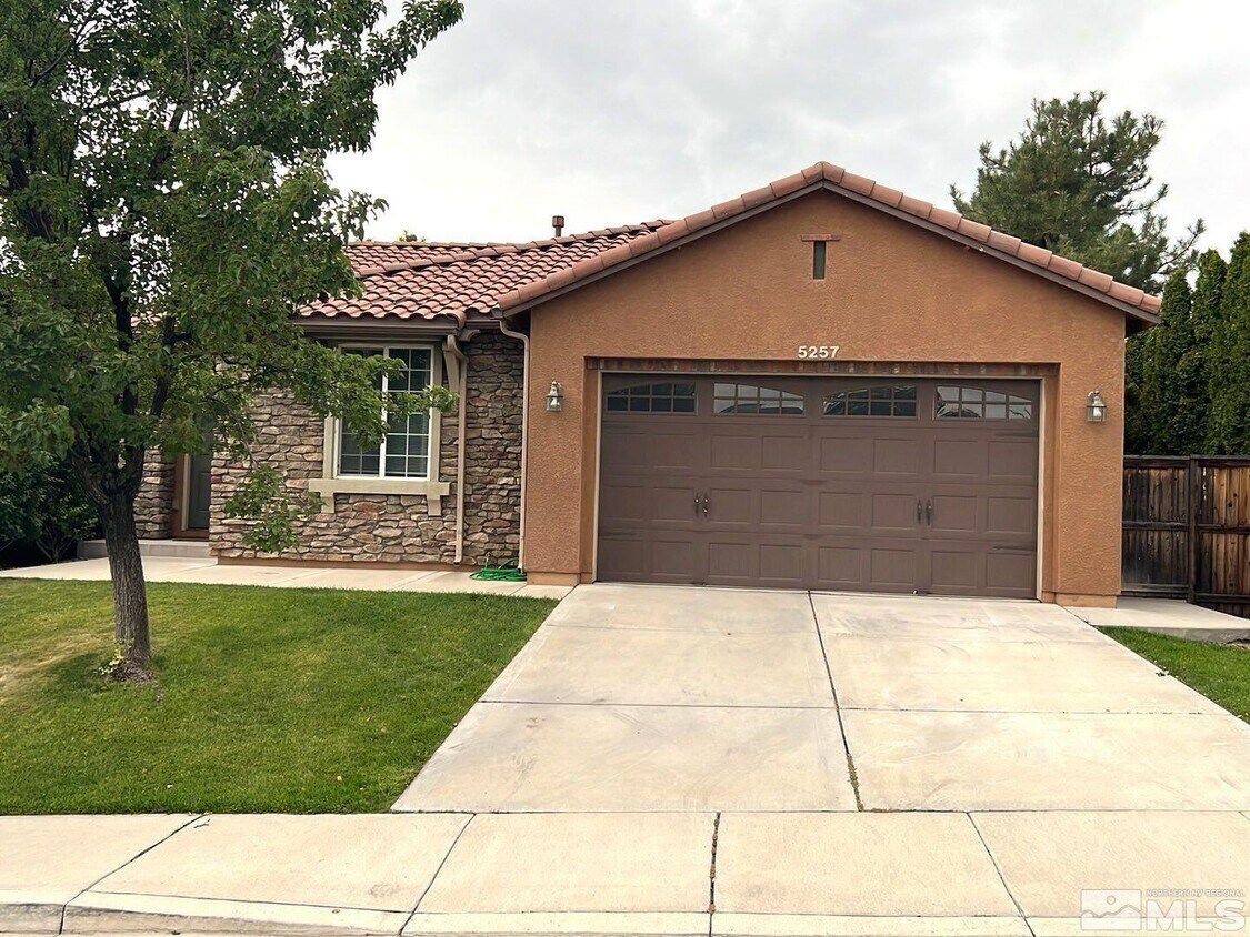 5257 Vista Heights Dr, Sparks, NV 89436 House Rental in Sparks, NV