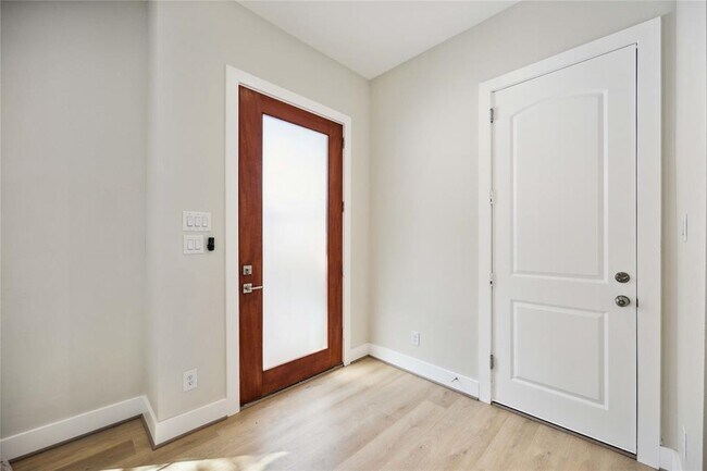Foto del edificio - 5718 Beall St