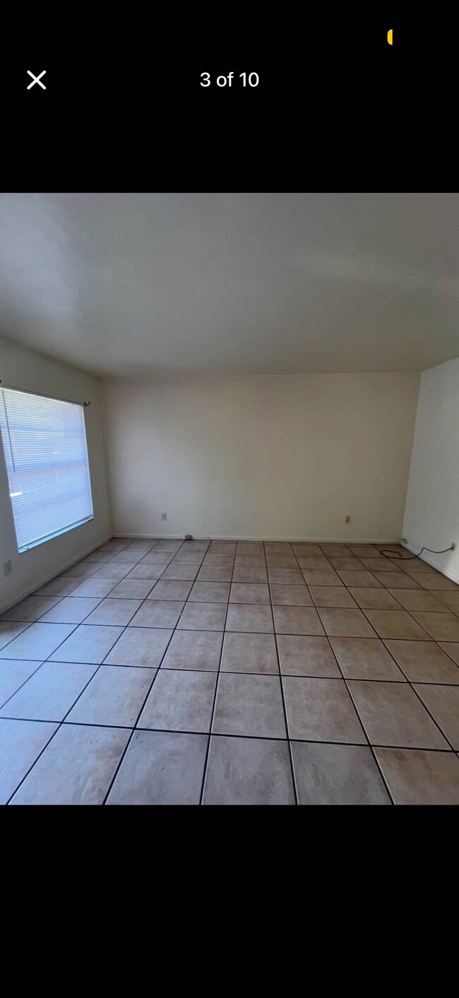 Building Photo - 3625 SW 29th Ter