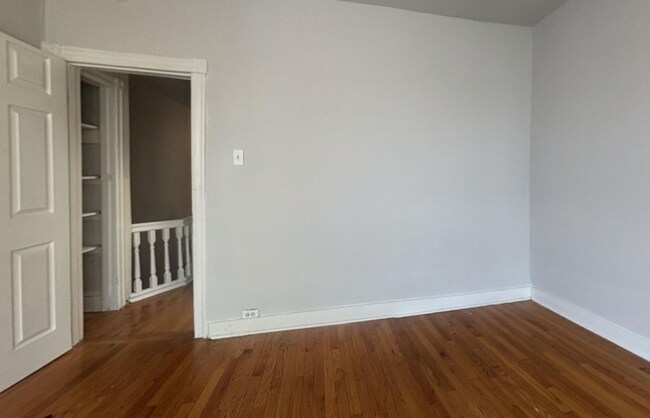 Foto del edificio - 5637 Lansdowne Ave