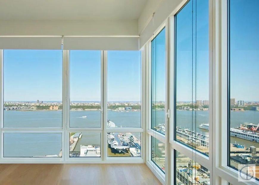 Foto principal - 2 bedroom in New York NY 10036