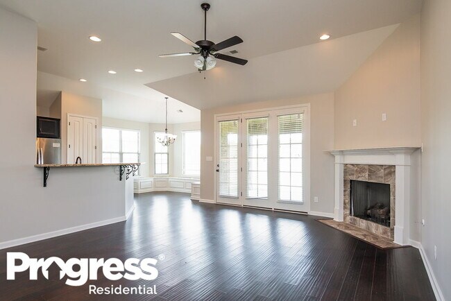 Building Photo - 6252 Dixon Dr