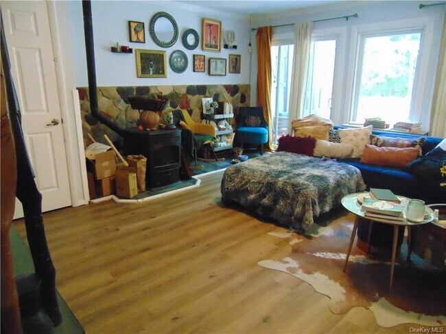 Foto del edificio - 18 Roundtree Ct