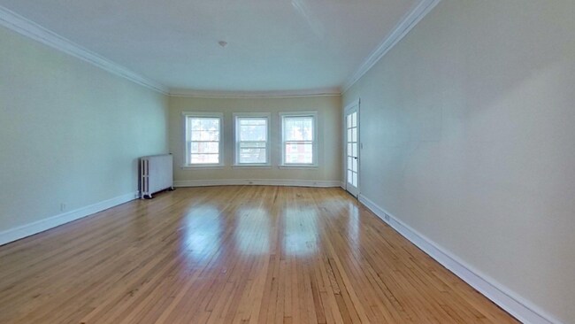 Foto del edificio - 2537 N Farwell Ave