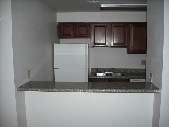 Building Photo - 4960 Indian River Dr