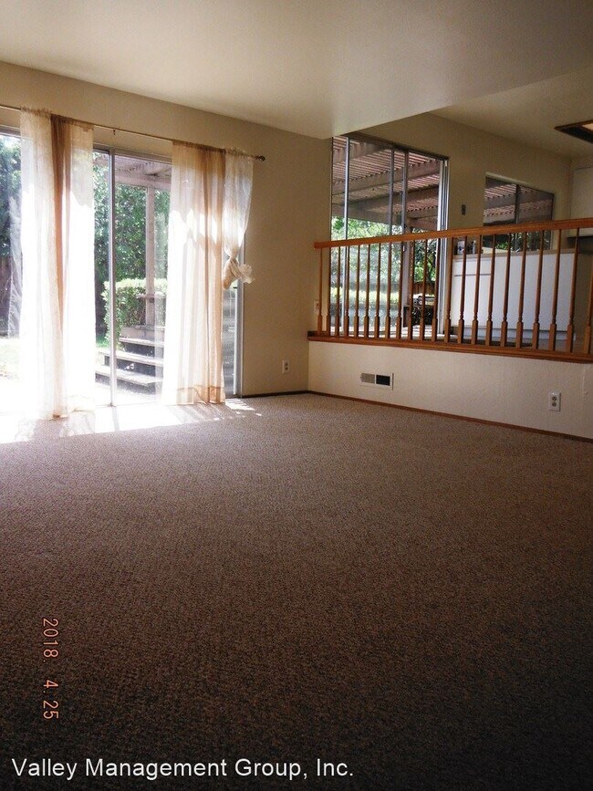 Building Photo - 4 br, 3 bath House - 6686 Mt. Hope Dr.