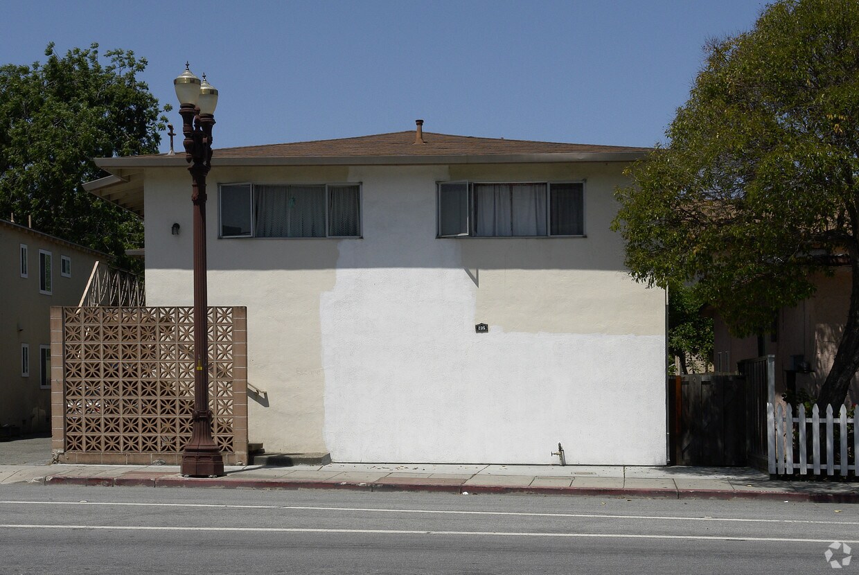 Building Photo - 235 5th Ave