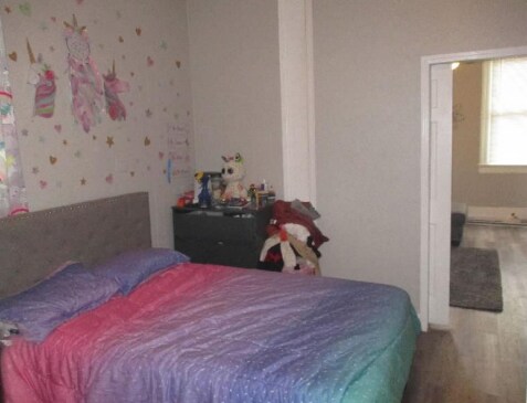 Bedroom 1 - 1502 Spain St