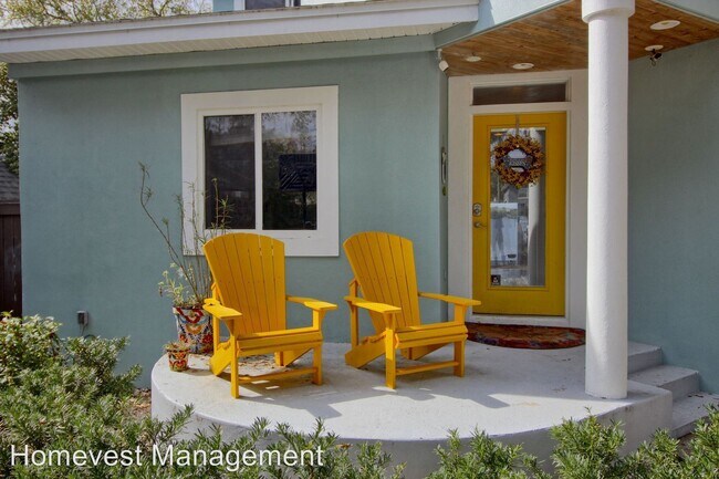 Foto del edificio - 3 br, 3 bath House - 2221 Hoffner Avenue