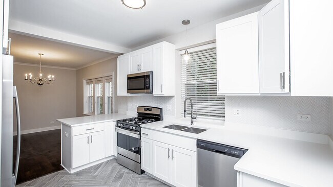 Foto del edificio - 2648 W Lunt Ave