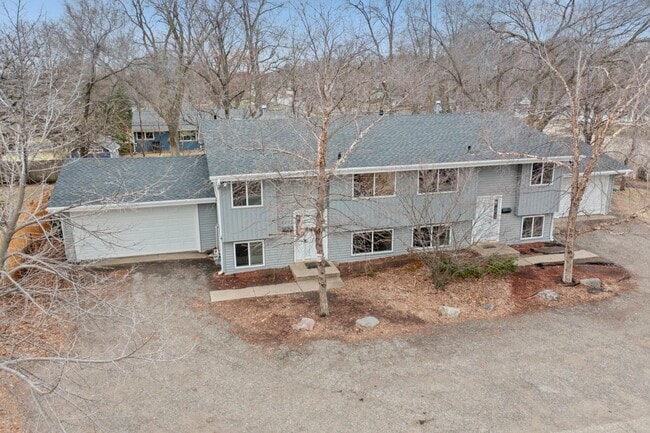 Building Photo - 2221 W 82nd St