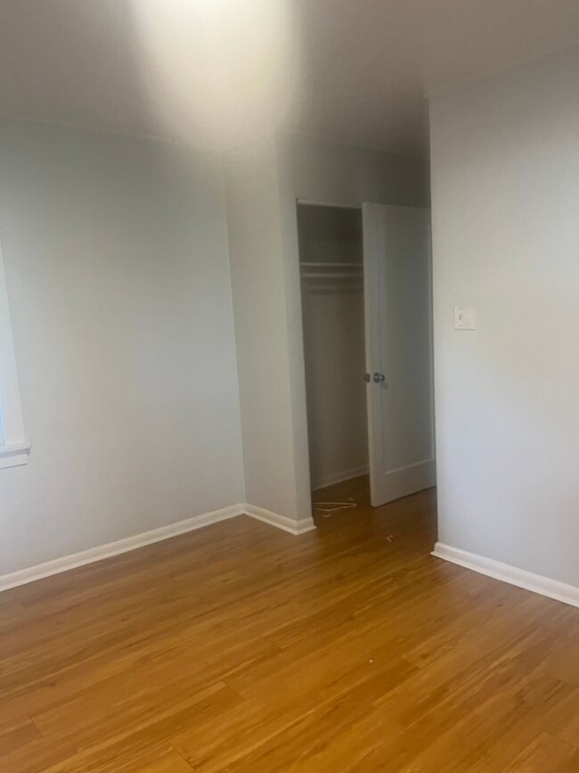 Building Photo - 3 bd 1 bth remodeled norfolk