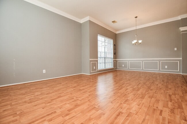 Foto del edificio - 4622 Forest Home Dr
