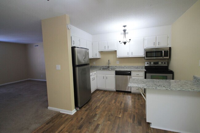 Foto del edificio - Exclusively Offered by Muse Realty, LLC