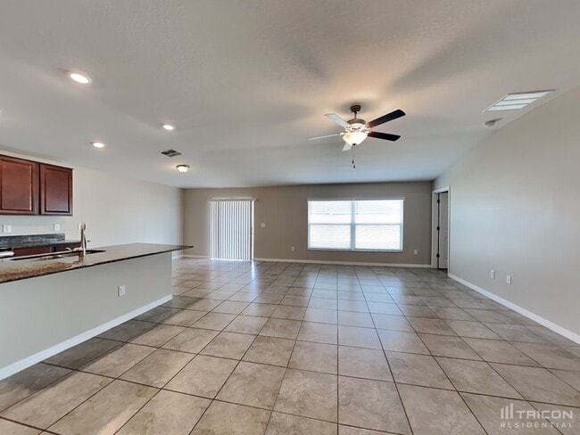 Building Photo - 1605 Broad Winged Hawk Dr
