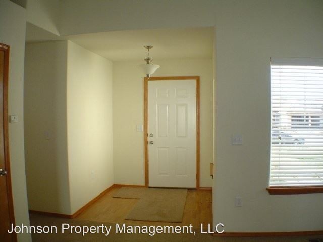Building Photo - 3 br, 2 bath House - 1714 W. Tieton Ave.