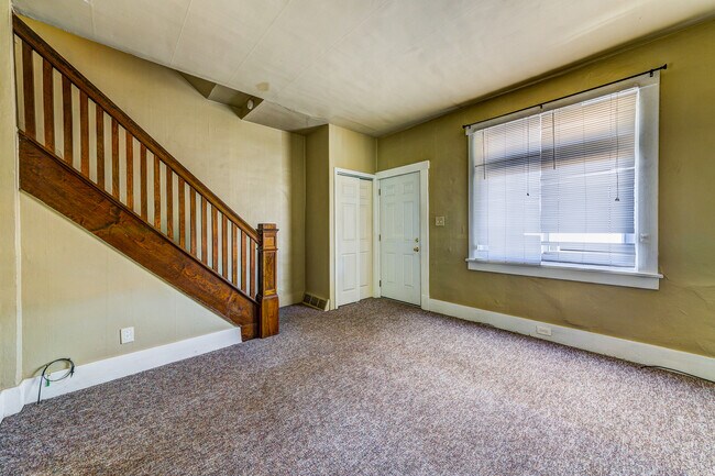 Foto del edificio - AVAILABLE JUNE 2026 - Traditional 2 Bedroom Home in Mt Washington!